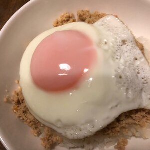 簡単タイ料理☆☆鶏のバジル炒めごはん(ガパオライス
